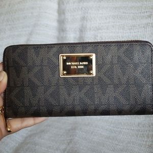 Michael Kors wallet